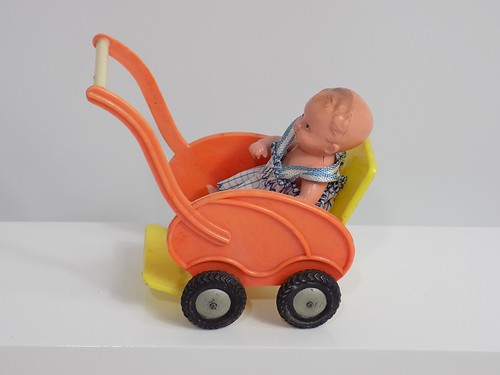 Vintage miniatur kinderwagen - vintage,